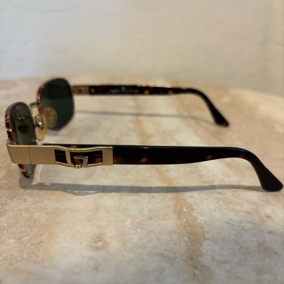 Byblos B656-S 3060 135 oval shaped metal and plastic sunglasses main image 8